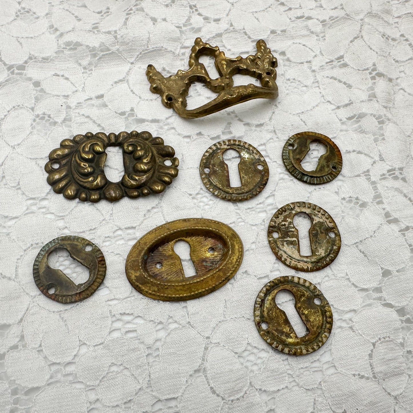 Vintage Keyhole Set