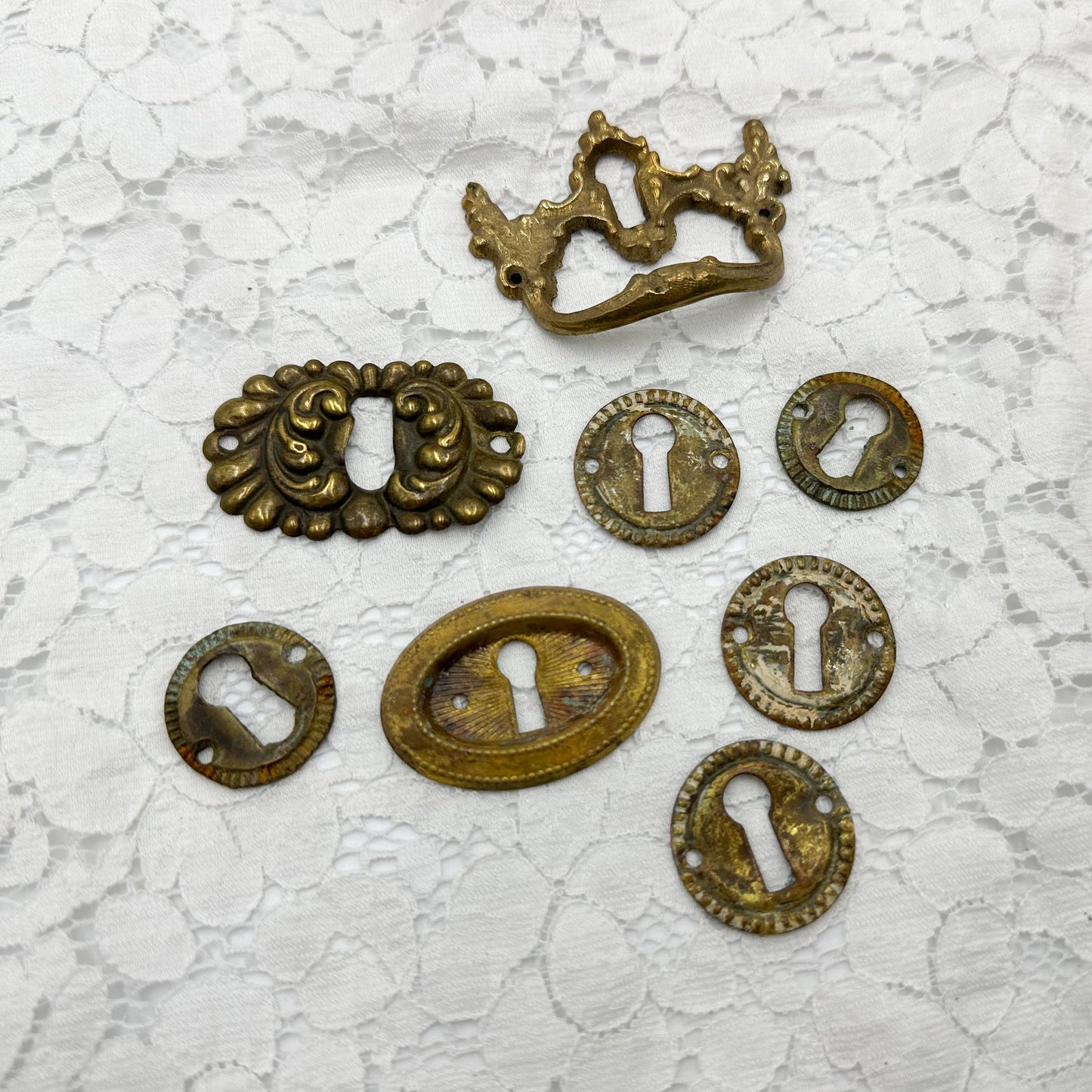 Vintage Keyhole Set